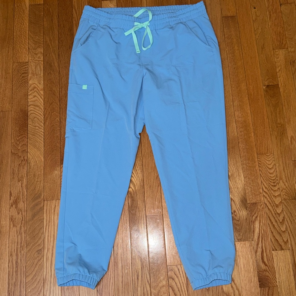 NEW GARDE MALADE Jogger William Light Blue Women’s scrub pants size: XL
34/26.